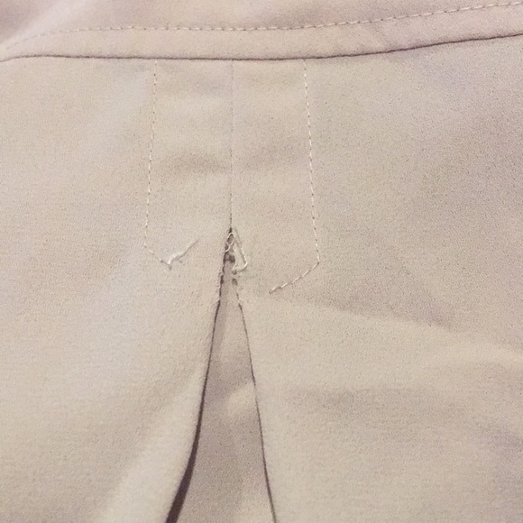 New York and Company 3/4 Sleeve V neck top size small - Picture 3 of 4